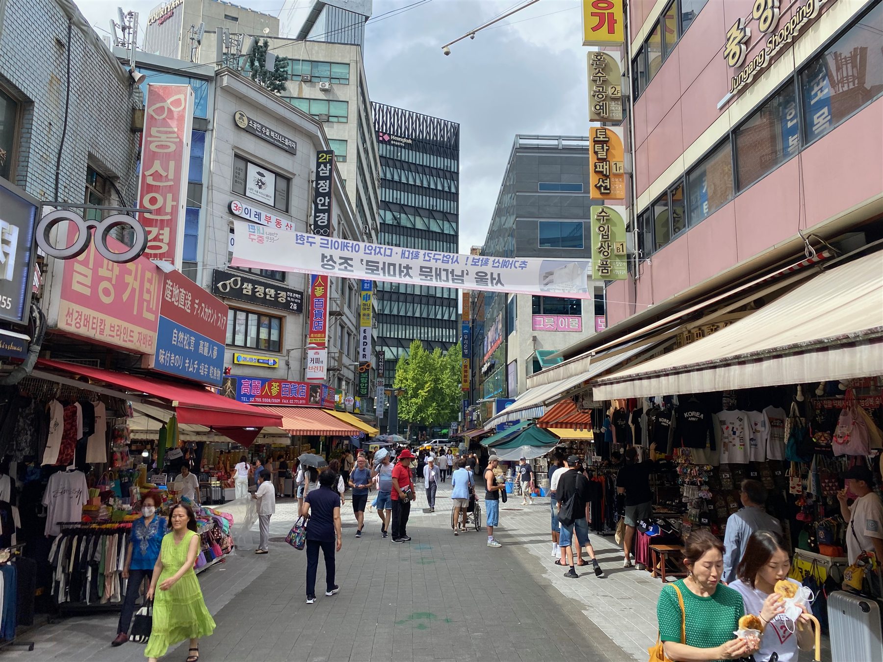 Busy shopping street at Namdaemun Market in Seoul