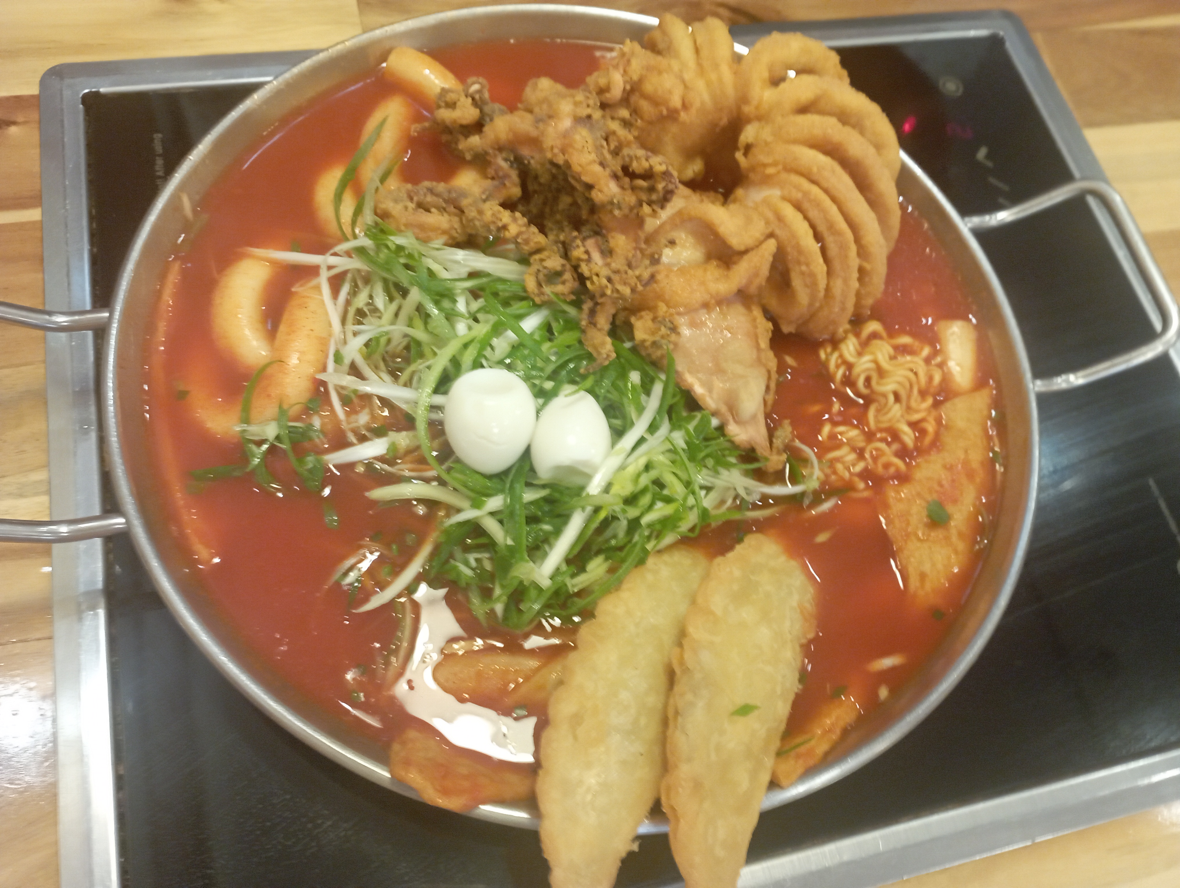 Tteokbokki with fish cake and sauce in Korea